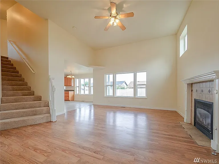 1216 Humphrey Ave W — Photo 4