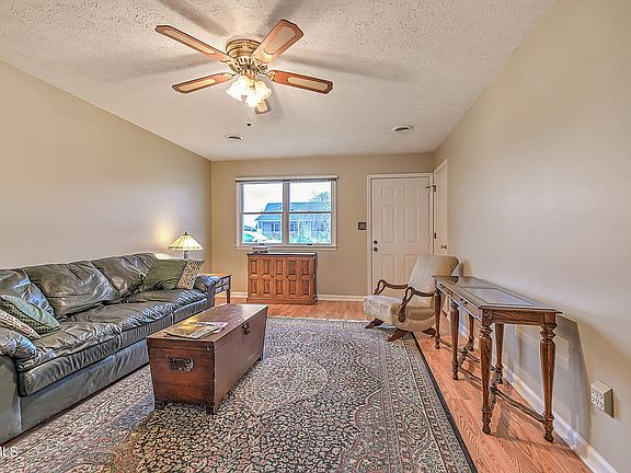 2nd image of 1544 Jessee St APT R