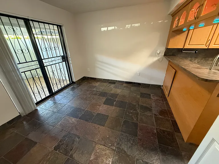 5365 Palm Ave #15 — Photo 7