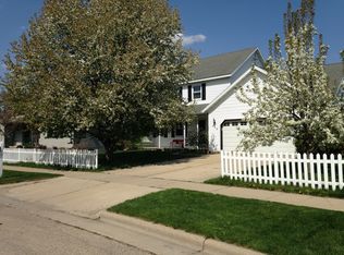 442 S Burr Oak Ave, Oregon, WI 53575