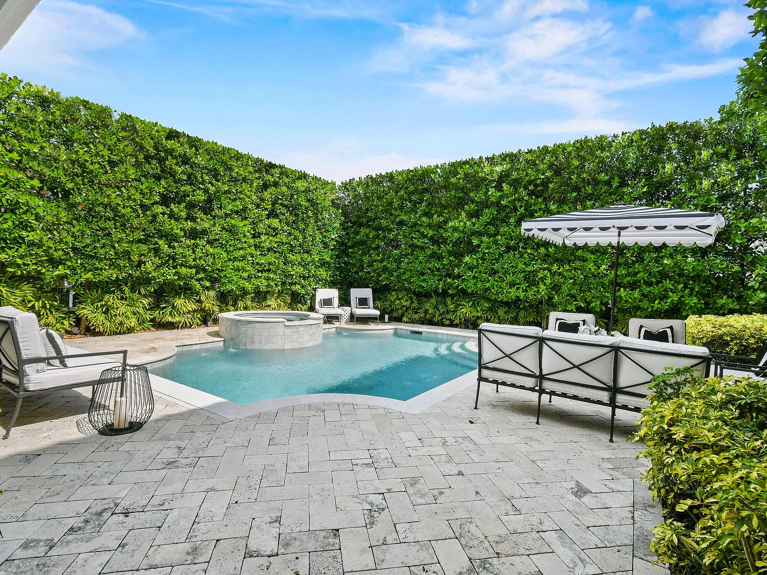 5 bed, 6.5 bath, 4525 sqft, $80,000 — Photo 4