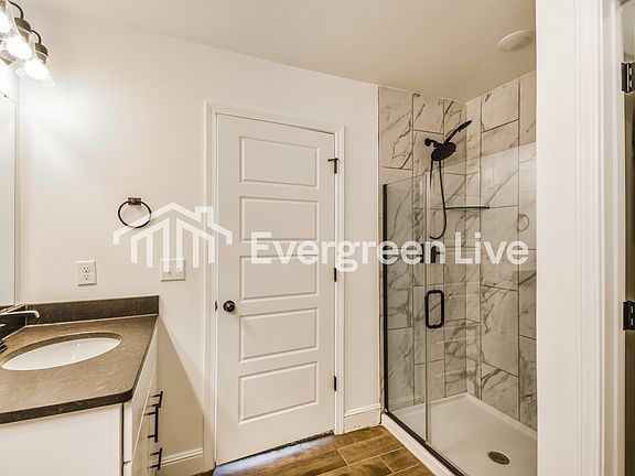 5th image of 409 NW 62nd Ave