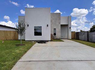 5317 General Franco Dr, Laredo, TX 78046