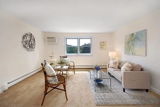 2 bed, 1.0 bath, 904 sqft, $2,350 — Photo 4