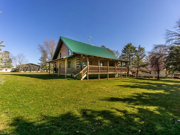 420 N Centre St, Mount Hope, WI 53816