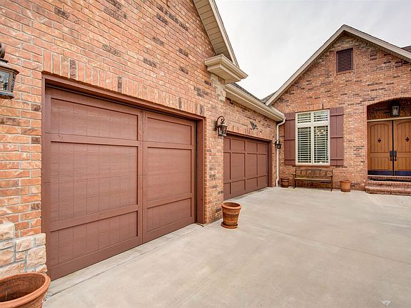 4th image of 247 Silver Sunset Ln