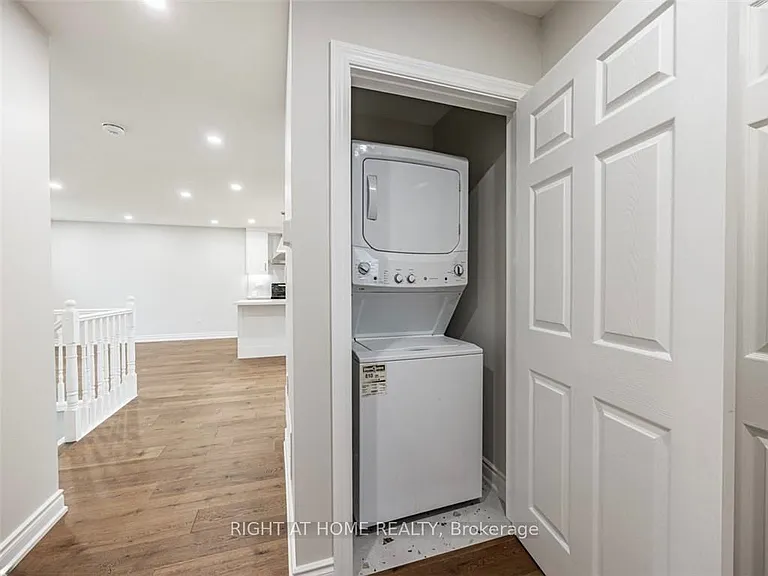 6913 Shelter Bay Rd #UPPER — Photo 22