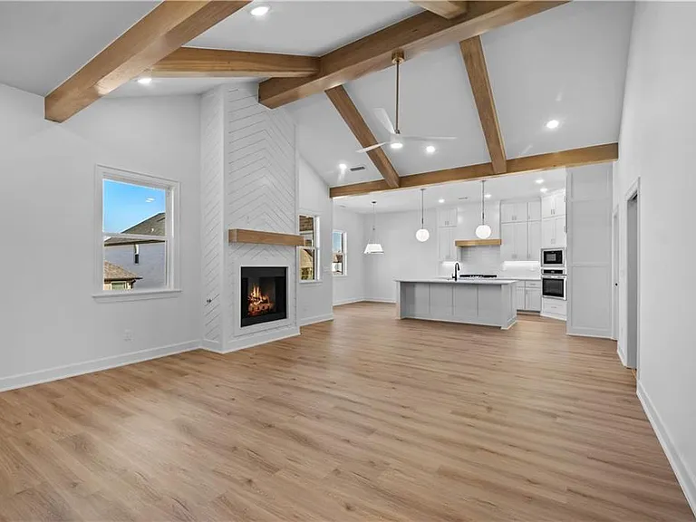 1810 Peacock Rd — Photo 4