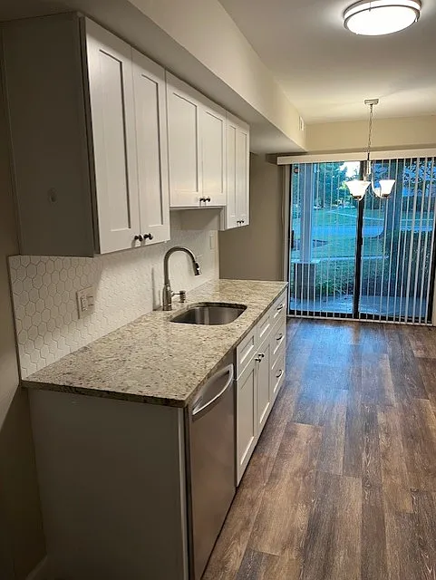 3 bed, 1.5 bath, 1250 sqft, $2,450 — Photo 2