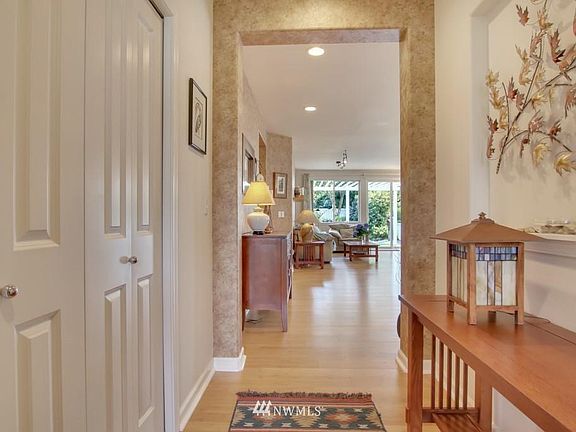 5th image of 4219 40th Ave NE