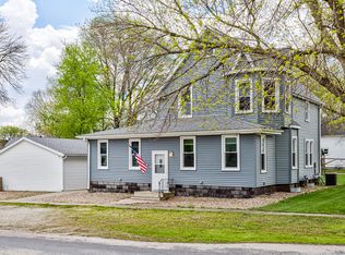 435 Des Moines Ave, Ellsworth, IA 50075