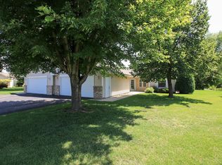 841 Greensview Ct NW, Hutchinson, MN 55350