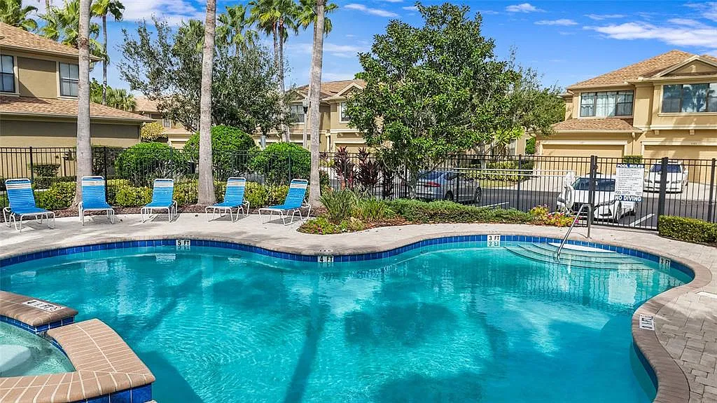 3 bed, 2.5 bath, 1507 sqft, $2,400 — Photo 2
