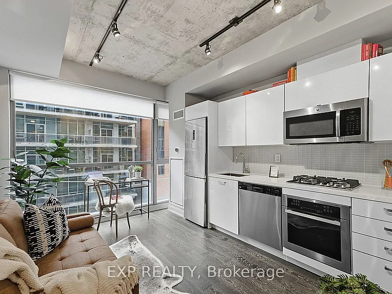 39 Brant St #416 — Photo 9