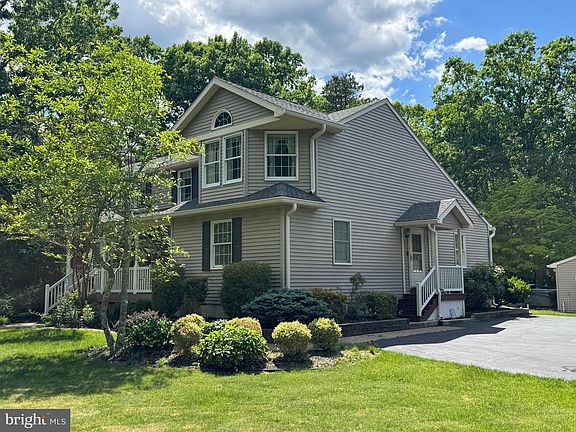 2nd image of 26 Meetinghouse Ct