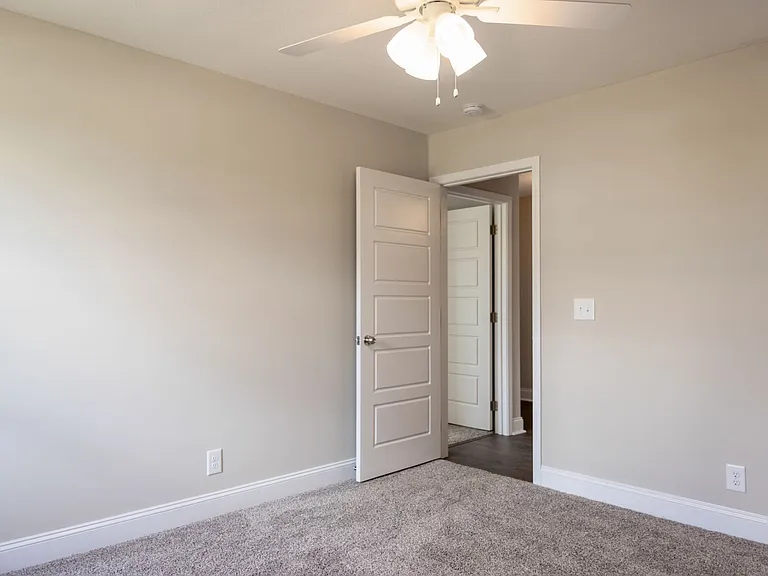 504 Ayden Ln — Photo 10