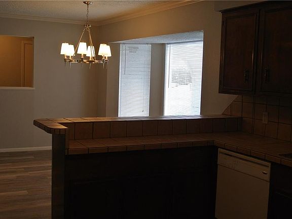 4th image of 13818 Sea Horse Ave