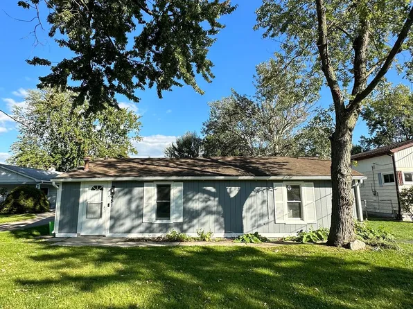 451 Walnut Dr, East China, MI 48054