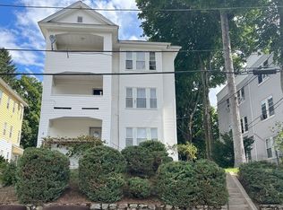 4 Holland Rd, Worcester, MA 01603