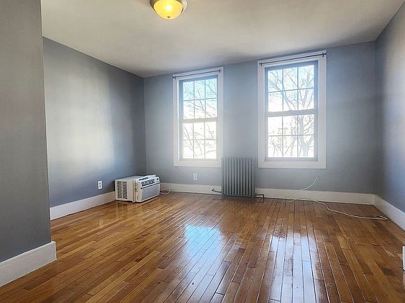 5th image of 194 Wilson Ave APT 2B