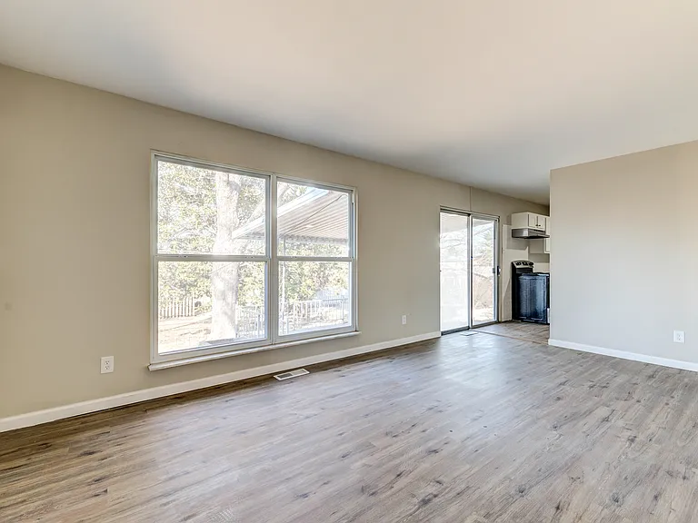 8435 Bridle Spur Dr — Photo 13