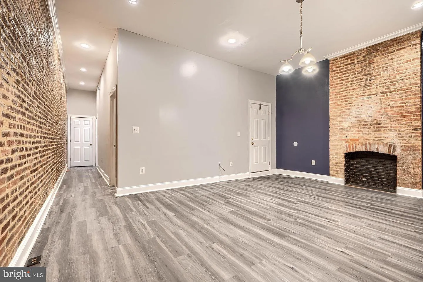 2 bed, 800 sqft, $1,600 — Photo 3