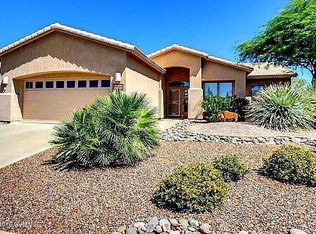 1801 E Redstart Rd, Green Valley, AZ 85614