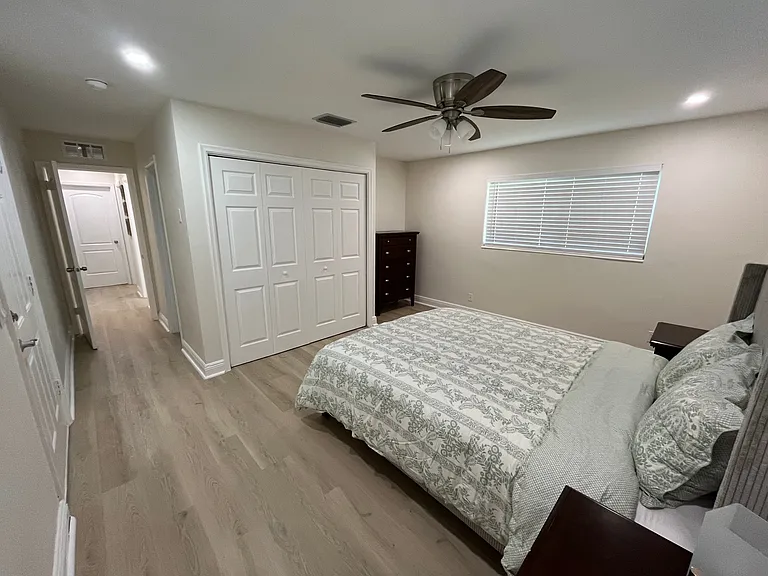 192 SE 27th Ct — Photo 28