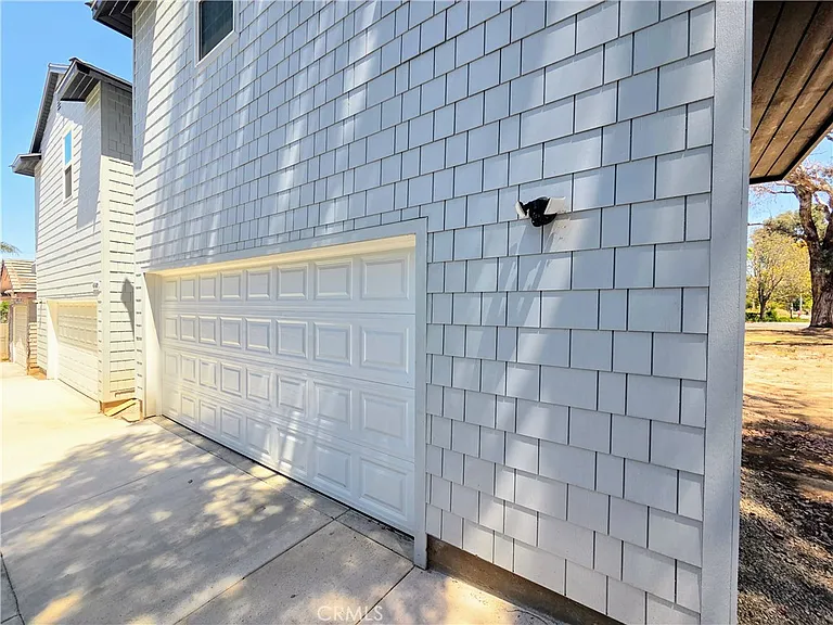 4165 Country Club Dr #A — Photo 23
