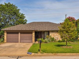 2605 Smouldering Wood Dr, Arlington, TX 76016