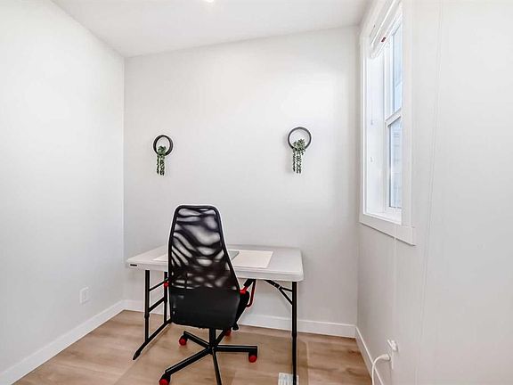 5th image of 240 Copperleaf Way SE