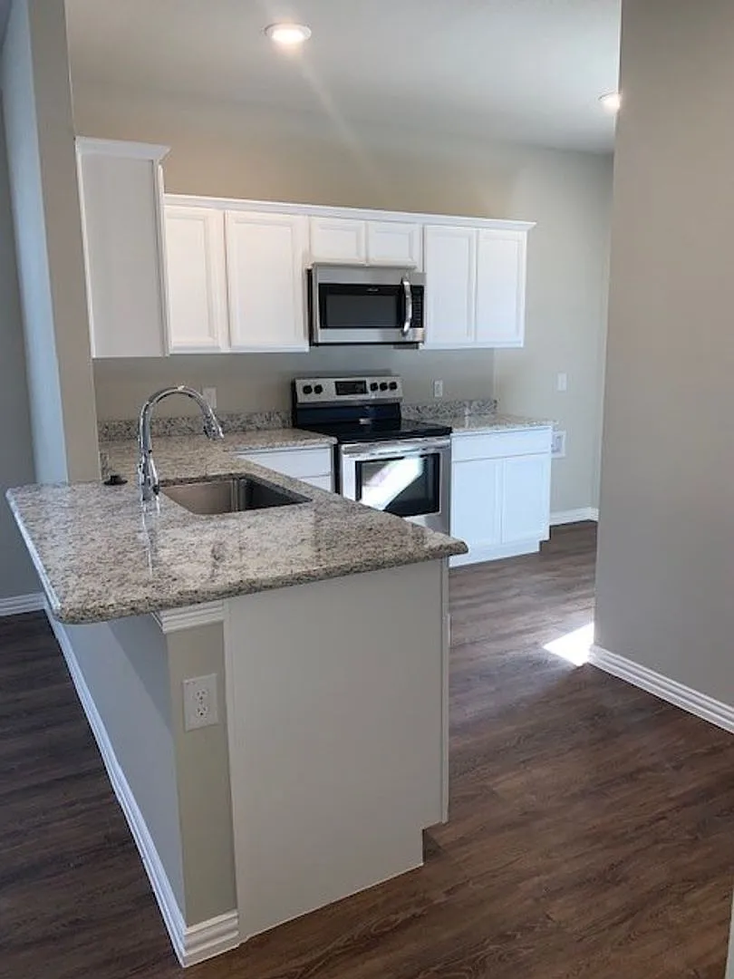 *Back To School Move In Special* — Photo 4