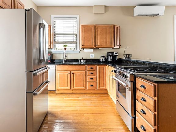 3rd image of 79 Bartlett St #2