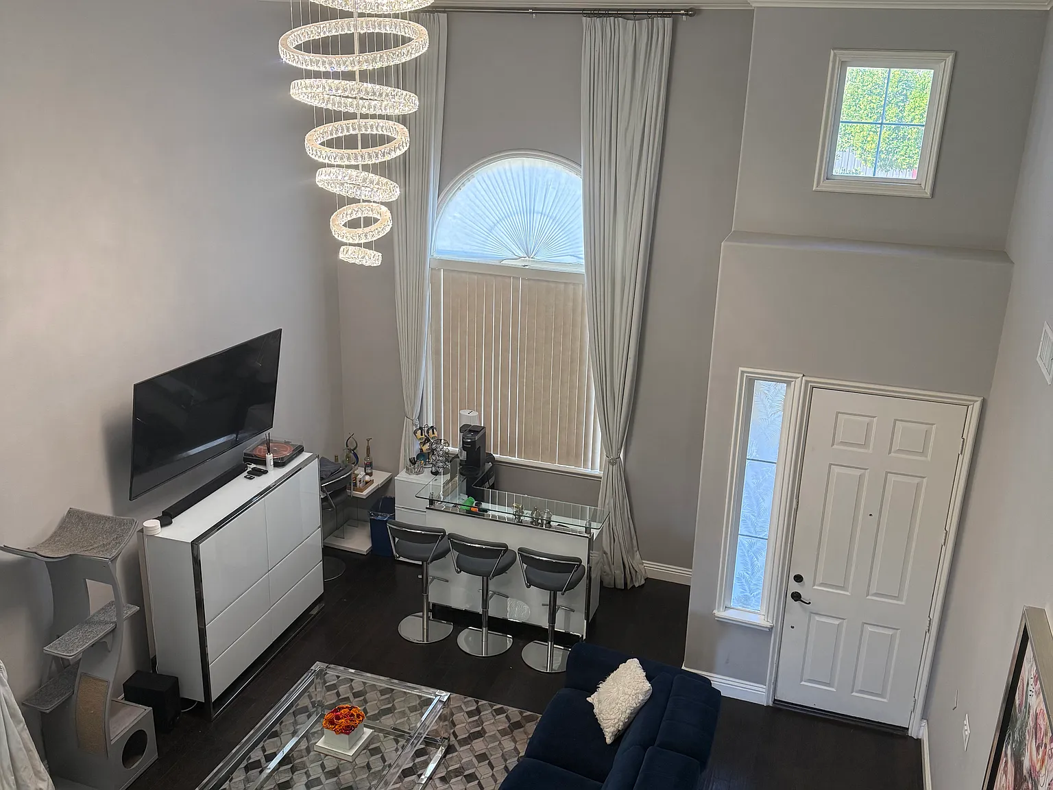 5 bed, 2563 sqft, $900 — Photo 4