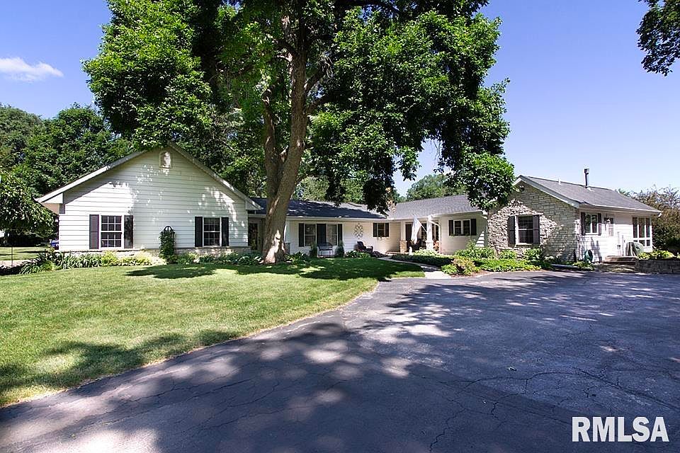 1st image of 13 Oak Park Dr