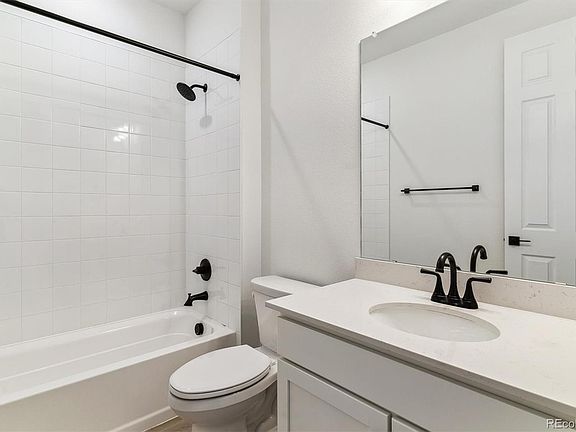 4th image of 39172 Clymer Street