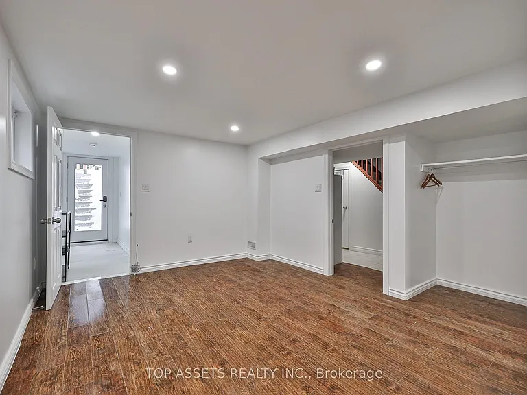 178 Royal Orchard Blvd #BASEMENT — Photo 9