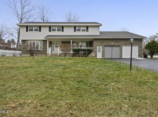 798 Downing Street, Niskayuna, NY 12309