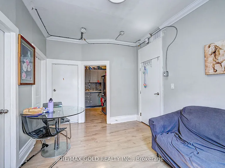 3-15 Ainslie St S #13 — Photo 9