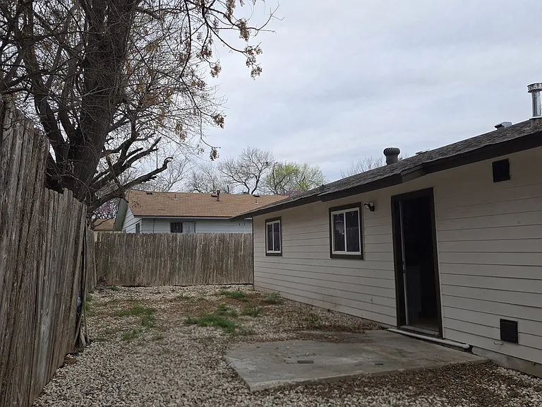 10003 Quail Valley Blvd #B — Photo 21