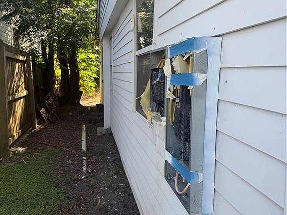 2nd image of 5184 Metropolitan Dr