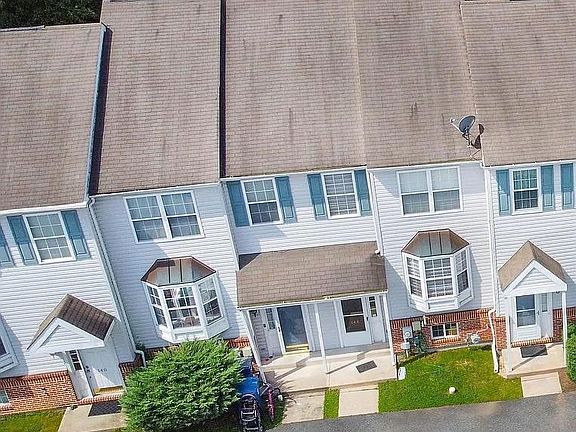 2nd image of 144 Valerie Ln