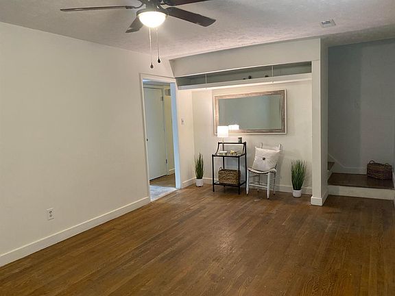 4th image of 3628 River Park Dr
