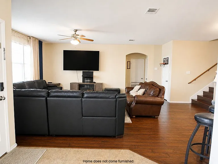 803 Snow Bird Dr — Photo 3