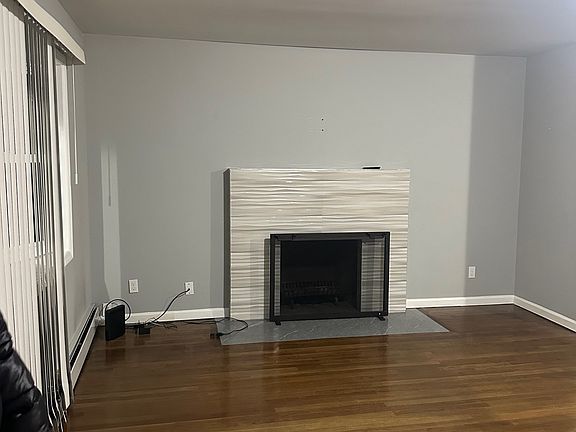 5th image of 93 Garfield Blvd #0