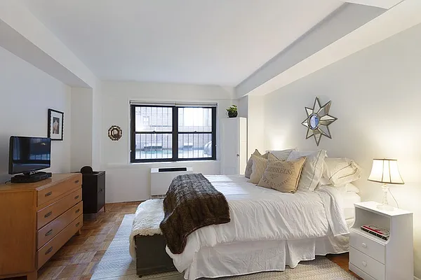 Sold by Compass | media 10