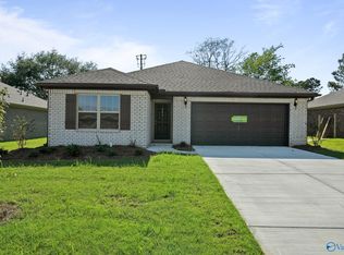 141 Varina Dr, Owens Cross Roads, AL 35763