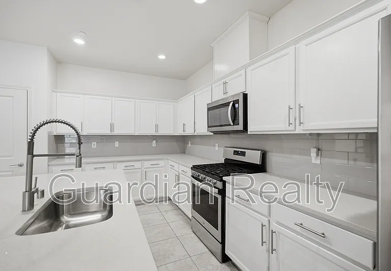 2879 Cabrillo Terrace St — Photo 8