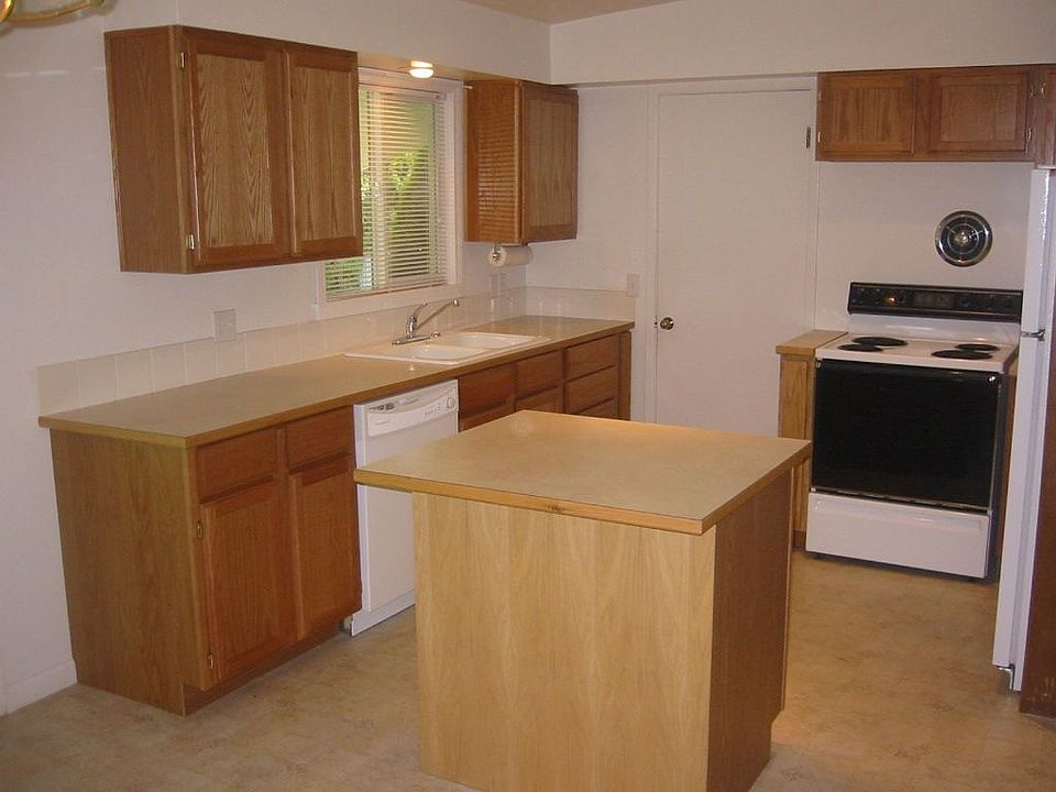 2nd image of 1020 N Progress Rd