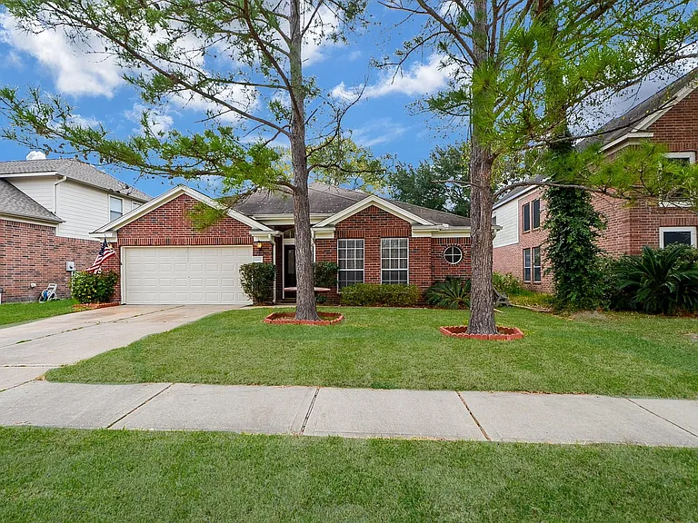 14410 Pelican Marsh Dr — Photo 2